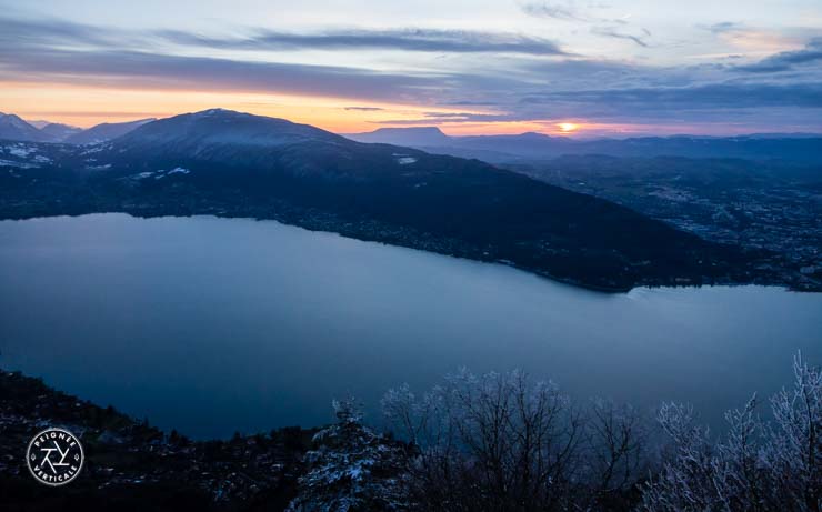 Le Mont Veyrier sous la neige (Annecy)