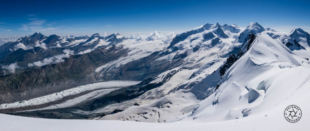 La vue sur le Mont Rose depuis le sommet du Breithorn