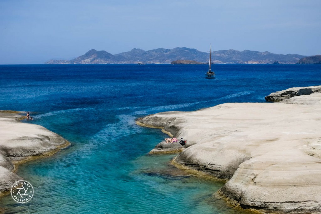 La plage de Sarakiniko