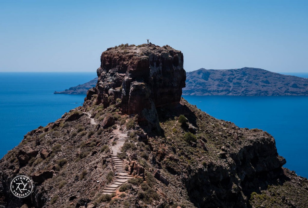 Le rocher d'Imerovigli, superbe belvédère sur l'île.