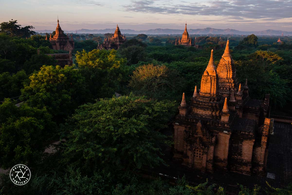 Lever de soleil à Bagan - Birmanie