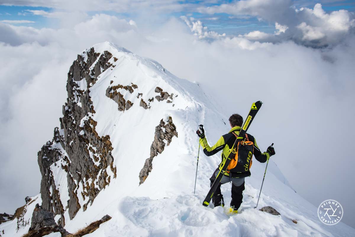 Traversée d'arête en ski-alpinisme