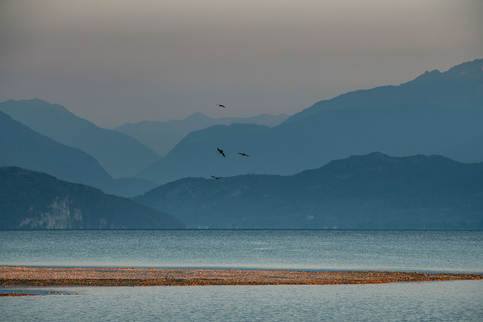 Plage crée suite à la sécheresse du Lac d'Annecy