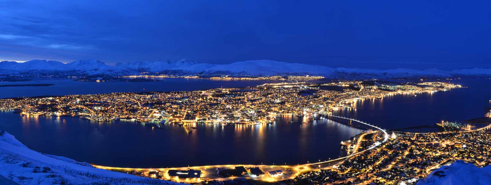 Pano Tromso night