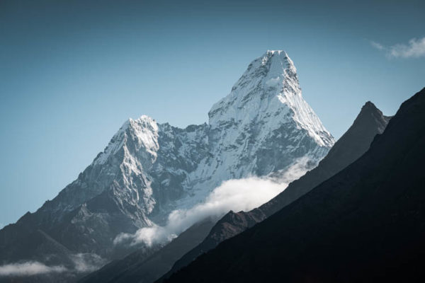 L'impérial Ama Dablam au petit matin, Népal. Format paysage.